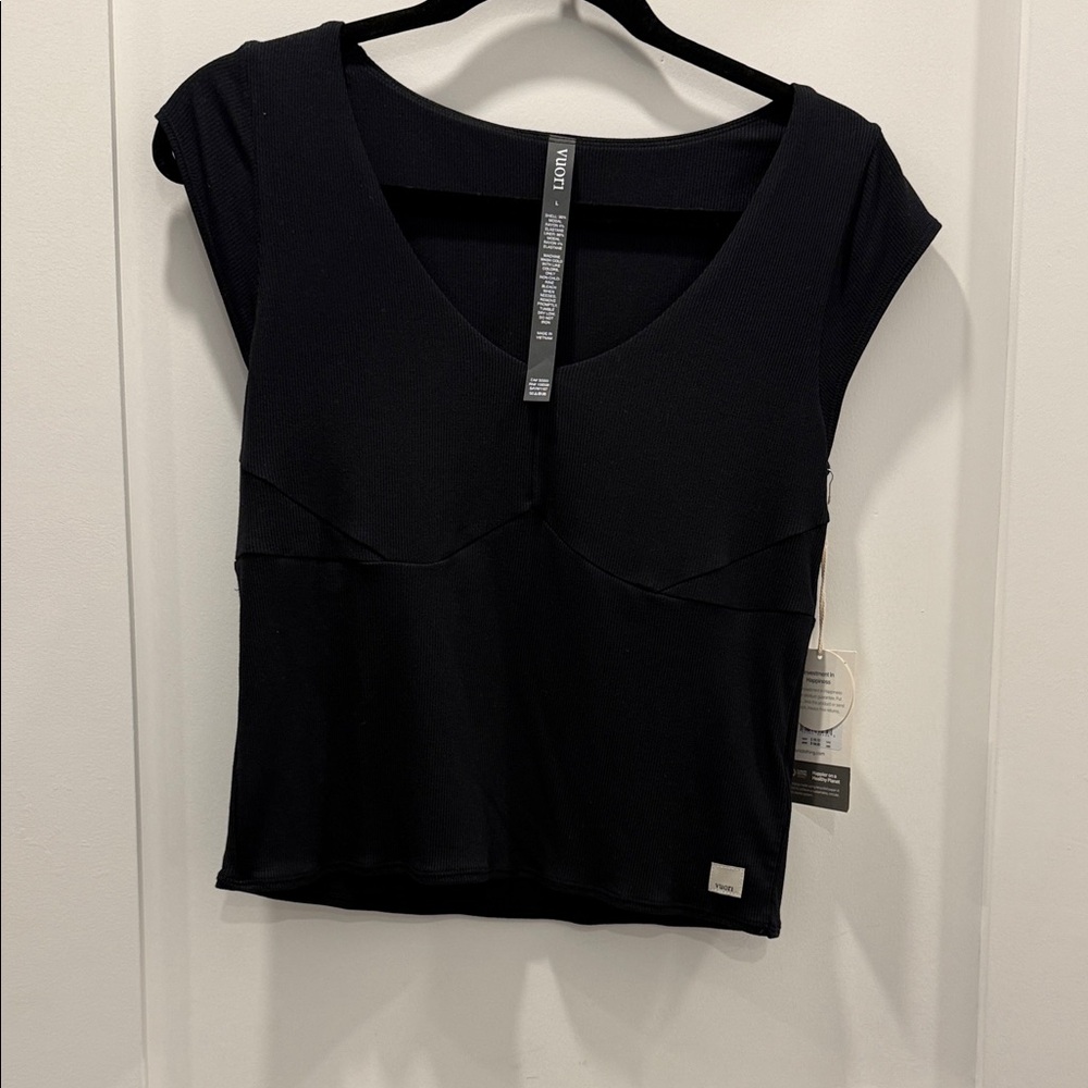 Vuori Black Crop Top